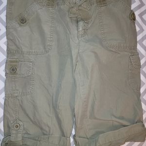 Cargo shorts, olive green, girls sz 14, Greendog